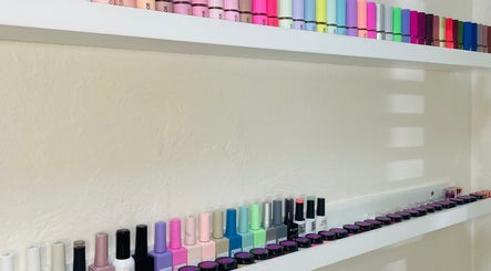 Tips & Toes image 3