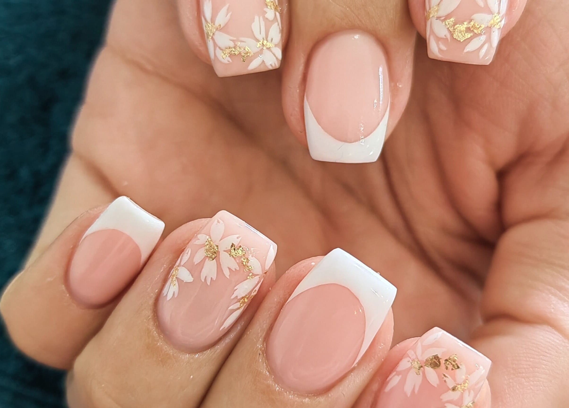 Elegant floral nail art from Celesté and Madré at The Fountain, Port Elizabeth, Eastern Cape, ZA.