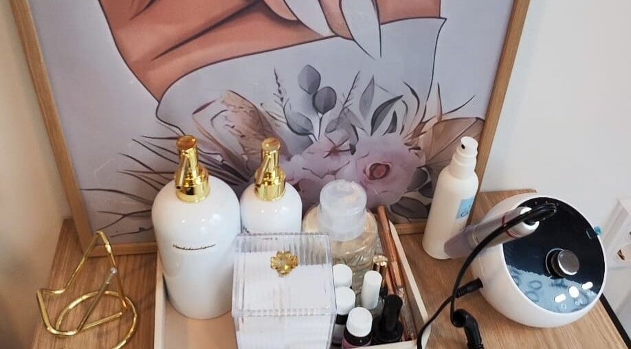 Pflegeprodukte bei Bruna Silva Aesthetic & Nails, Cuxhaven, Niedersachsen, DE bieten exquisite Schönheitspflege.