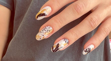 Lena’s Nails and Beauty