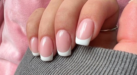 Lena’s Nails and Beauty image 2