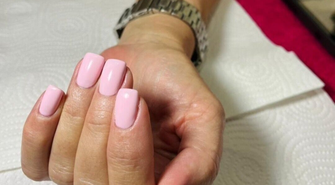 Elegant pastel nails at Polishnailbar, Hartbeespoort, North West, ZA. Perfect manicure showcase.
