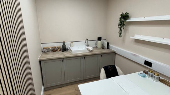 The nail lab