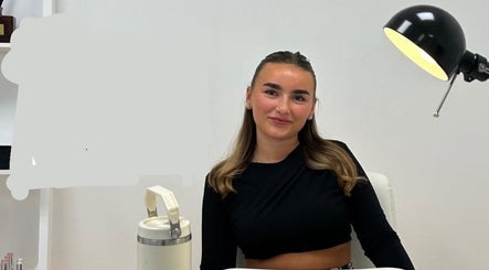 Professional nail artist at Nailsbymaddymae in Brighton And Hove, England, GB offers expert services.