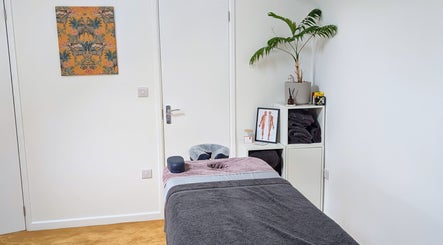 Muscle Ease Sports Massage imej 3