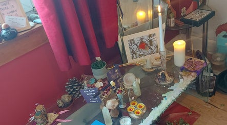 Guided by Gaia Tarot billede 2