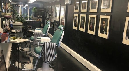 Troise & Sons Barbering Refined image 3