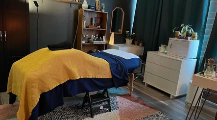 Holistic Healing with Alelie