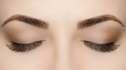 Brow Boutique LDN - Permanent Makeup image 2