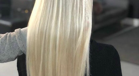 Megan Nelson at Darrick Martin Salon image 2