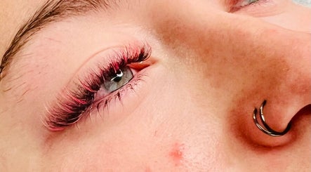 Knot Just Brows ( Kingsway Shop) image 3