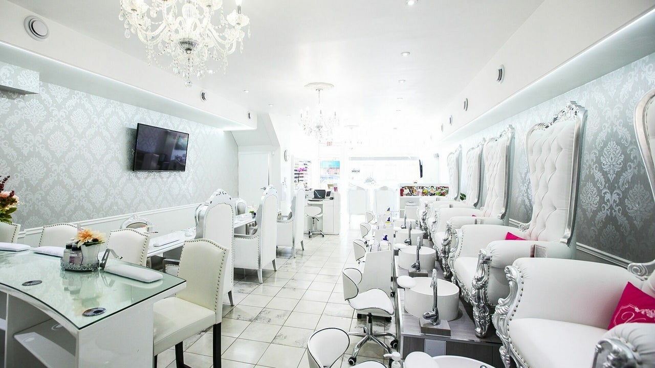 Vanity Nail & Beauty Bar - 2358 Bloor Street West - Toronto | Fresha Vanity Nail & Beauty Bar - 2358 Bloor Street West - Toronto | Fresha