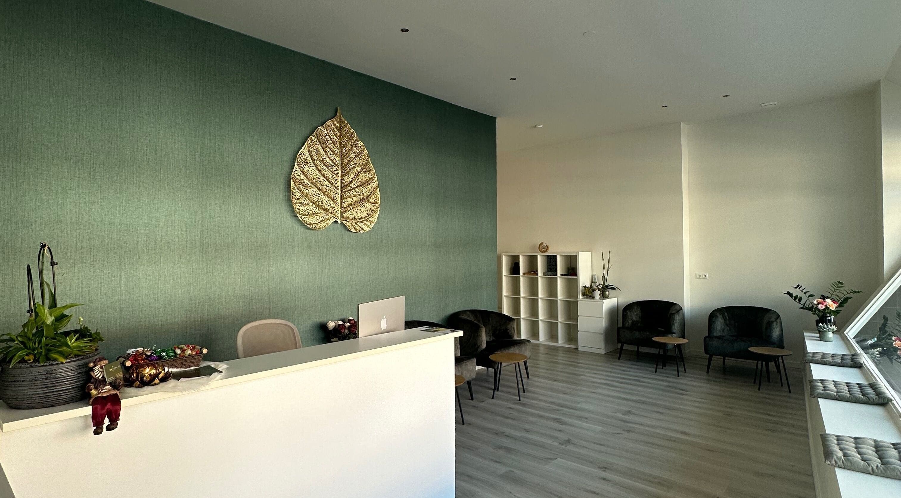 Laanna Spa Maastricht lobby with elegant decor and cozy seating, located in Maastricht, Limburg, NL.