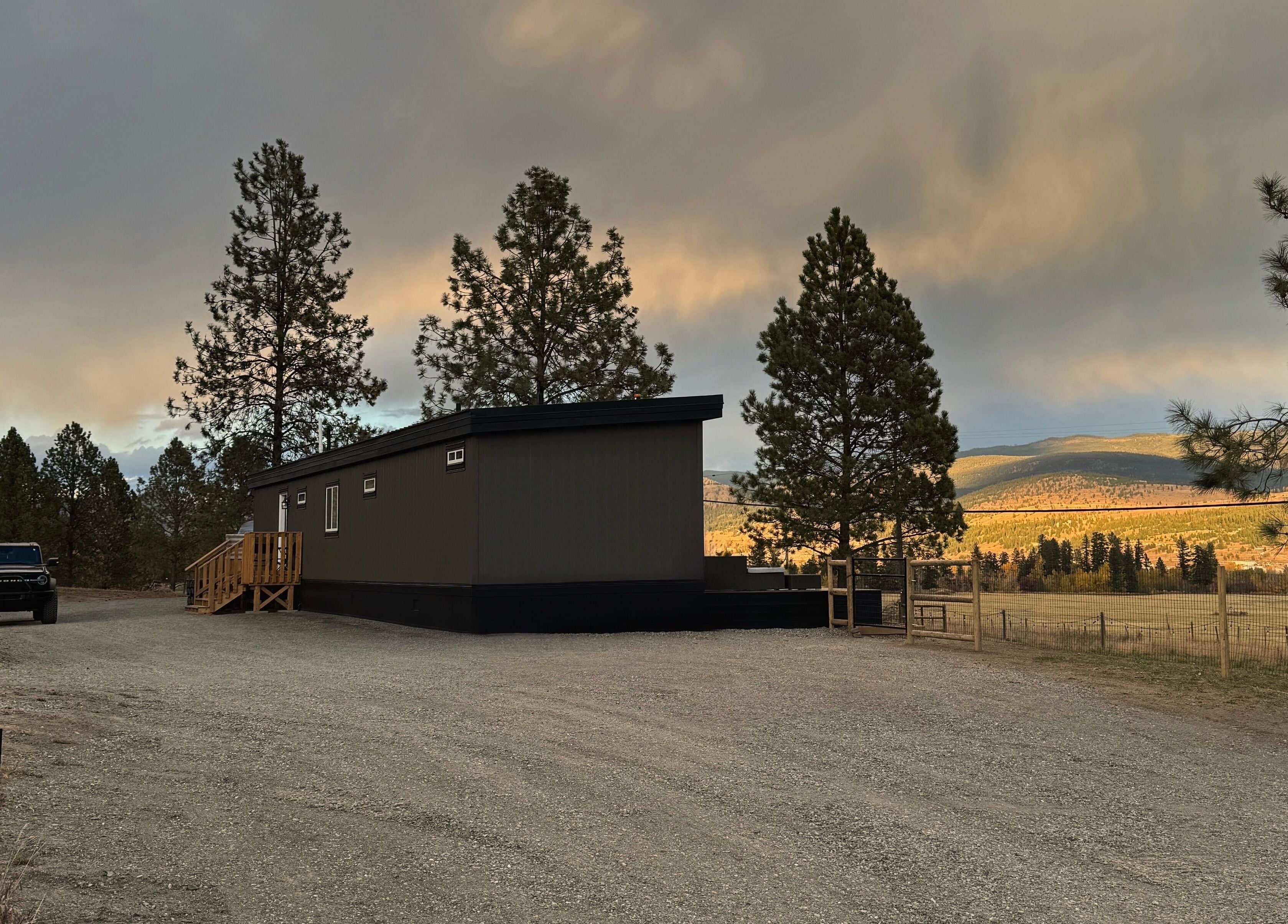 Lashes by Alicia located in a tranquil setting in Kamloops, British Columbia, CA surrounded by nature.