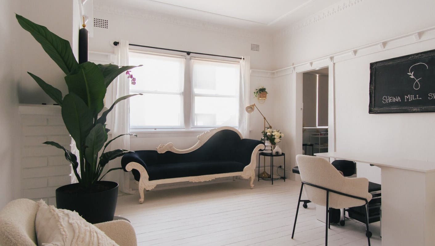 Chic lounge area at Sheina Mill Studio, Bondi Beach, New South Wales, AU with stylish decor and cozy seating.