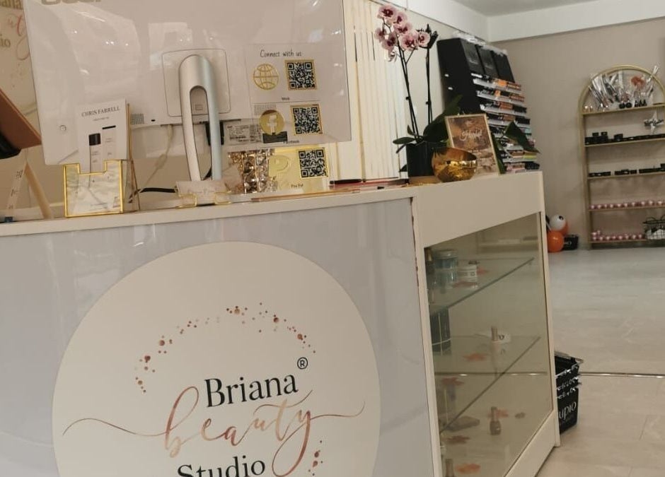 Empfangsbereich im Briana Beauty Studio, Kassel, Hessen, DE zeigt elegante Inneneinrichtung.