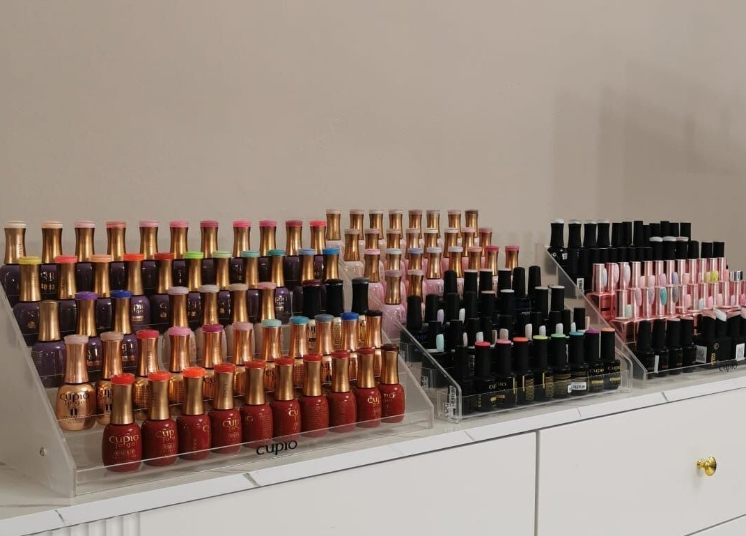 Farbvielfalt von Nagellack bei Briana Beauty Studio, Kassel, Hessen, DE. Perfekt für jeden Stil.