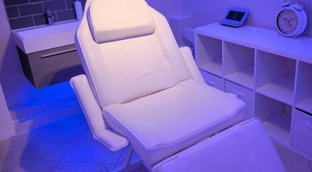 Lightning Lash Studio