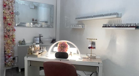 Salon Twenty9