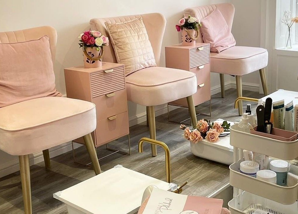 Cozy blush seating in Totally Polished Tadcaster, Tadcaster, England, GB, showcasing a tranquil beauty space.