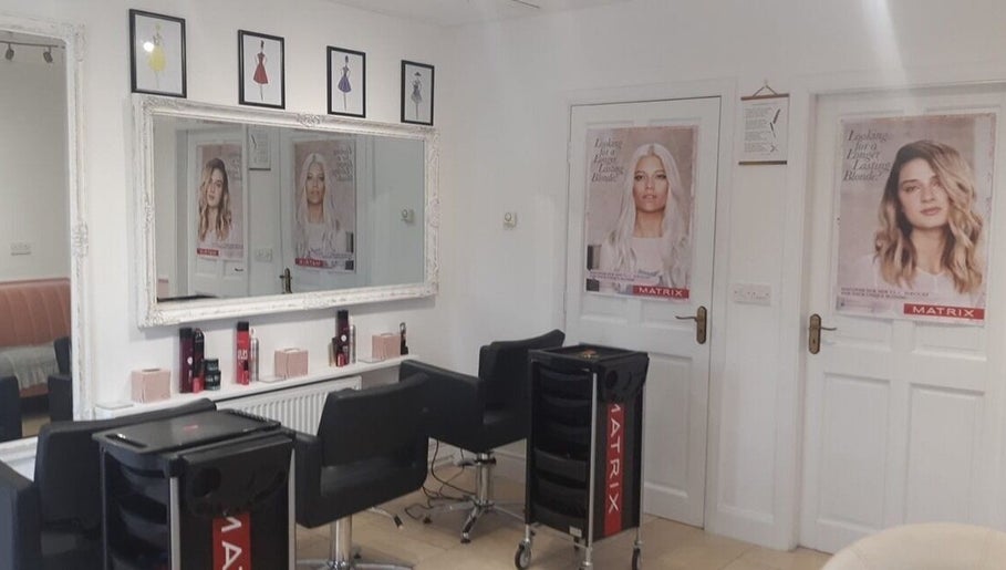 Sharon Kirby Hair & Make-up - New Inn, Cashel, Co. Tipperaryの画像：1