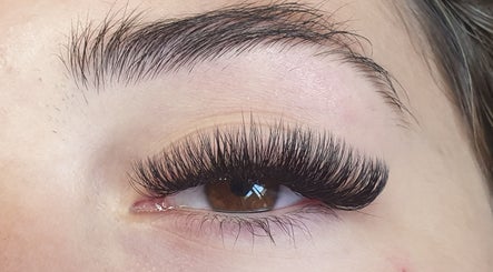 Kim Van Eyelashes Extension