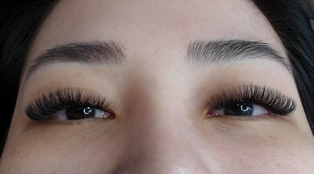 Kim Van Eyelashes Extension obrázek 3