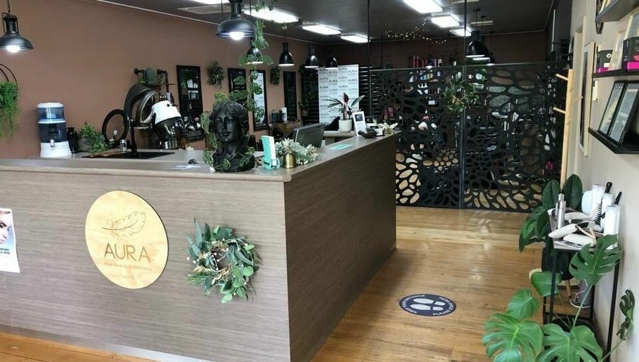 AURA Hairdressing & Body Piercing Studio imaginea 1