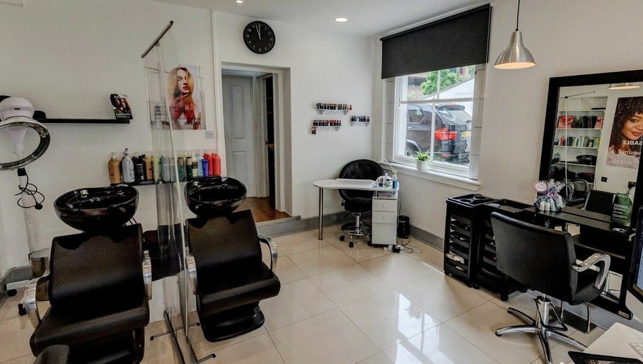 Fatima Hair Boutique, bilde 1