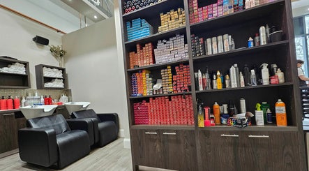 Scarlett O' Hair Beauty Salon imagem 2