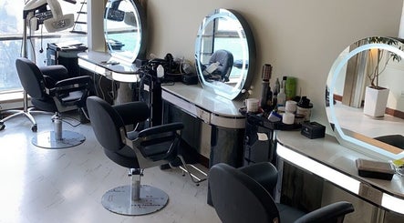The Chasers Salon image 3