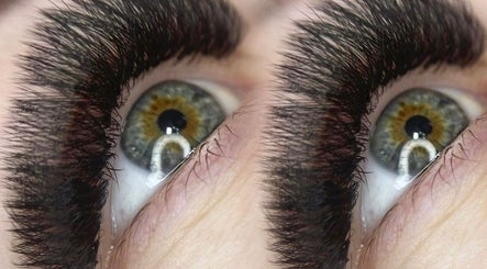 Bespoke.Laser.Brows.Lashes, bild 2