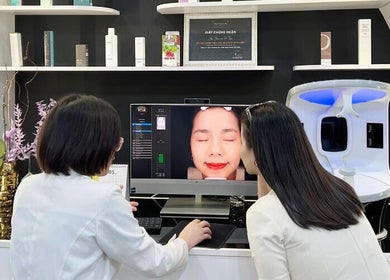 Skincare analysis at Her Hải Phòng, Hải Phòng, VN with expert guidance on beauty treatments.