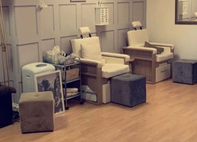 Relaxing chairs in Beautevas Beauty and Tanning, Martlesham, England, GB offer comfort for treatments.