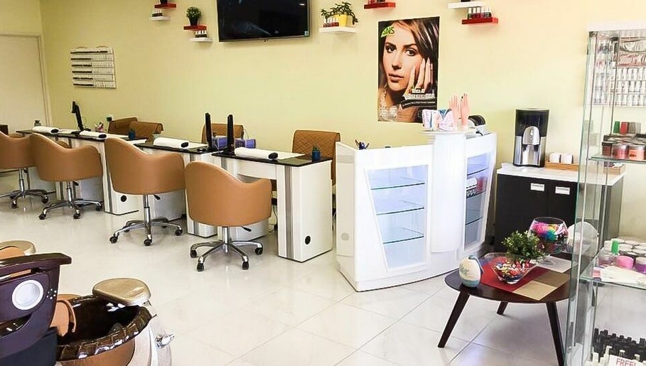 DELIGHTED NAIL SPA  image 1