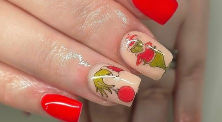 Nails by Mariana صورة 3