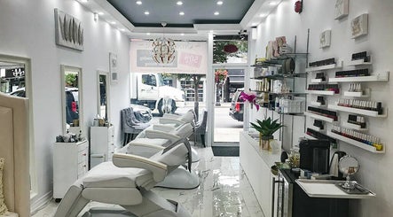 Jade Thread and Wax Bar - Danforth صورة 3