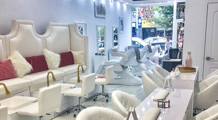 Jade Thread and Wax Bar - Danforth