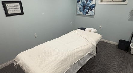 Image de Massage Therapy & Wellness Centre 2