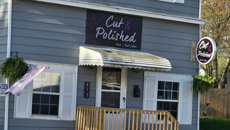 Cut and Polished Hair and Nail Salon, bilde 1