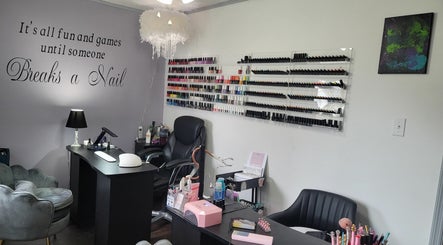 Cut and Polished Hair and Nail Salon imaginea 2