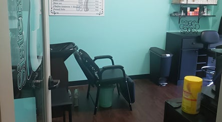 7 Sisters Salon (inside of Phenix salon suites)