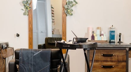 Expressions Hair Studio slika 3