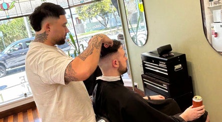 Backbone Barbershop - Burleigh зображення 2