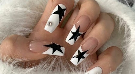 MM Nails and Beauty