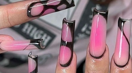 MM Nails and Beauty image 2