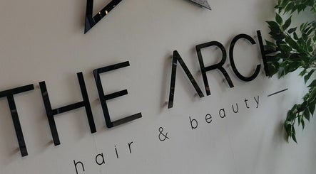 The Arch Hair & Beauty Bild 2