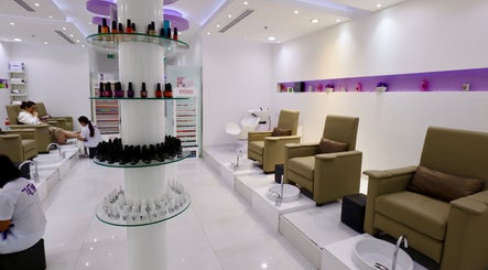 Tip Top Nails Care - Downtown Dubai image 2