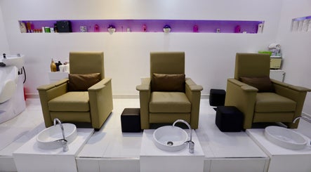 Tip Top Nails Care - Downtown Dubai image 3