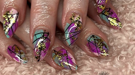 Delightful Divas Nails and Beauty image 3